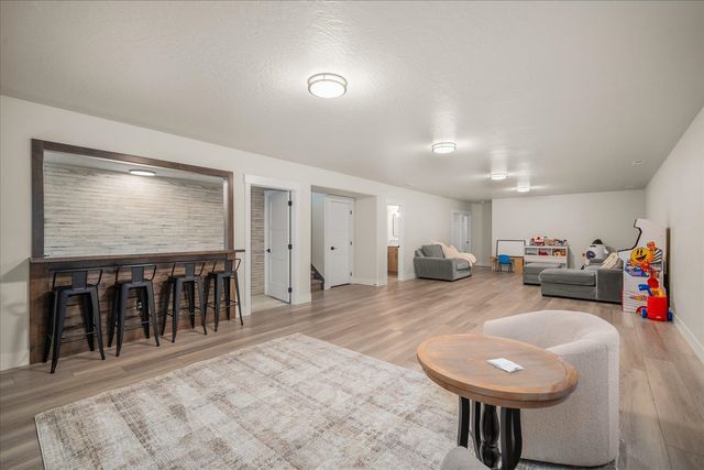 8616 N Molly St, Spokane, WA 99208