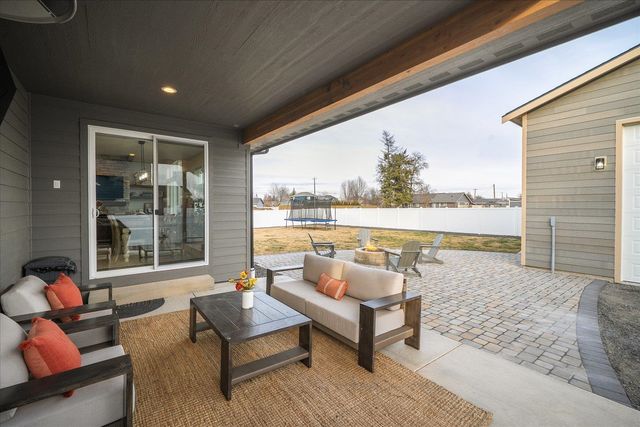 8616 N Molly St, Spokane, WA 99208