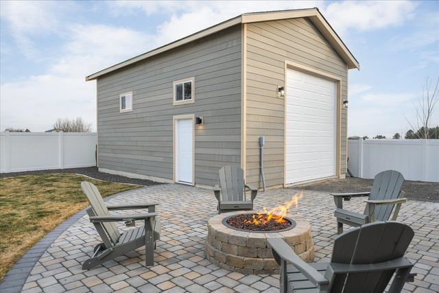 8616 N Molly St, Spokane, WA 99208