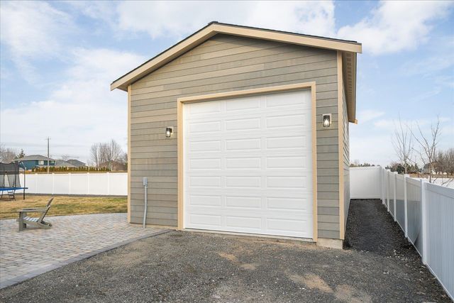 8616 N Molly St, Spokane, WA 99208