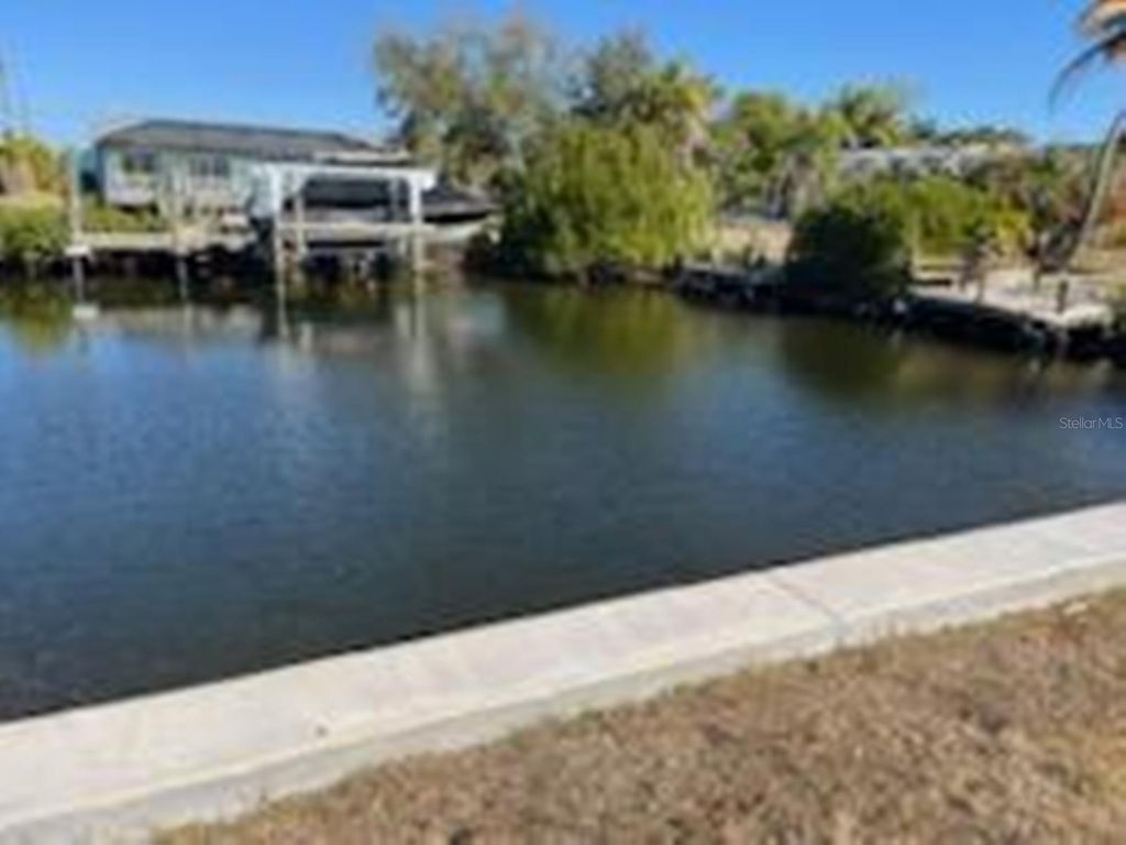 Image 3 of property listing at 19262 PINE BLUFF COURT, Port Charlotte, FL 33948