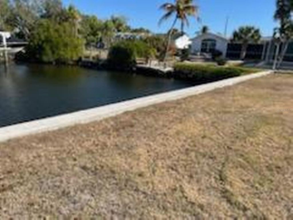 Image 4 of property listing at 19262 PINE BLUFF COURT, Port Charlotte, FL 33948