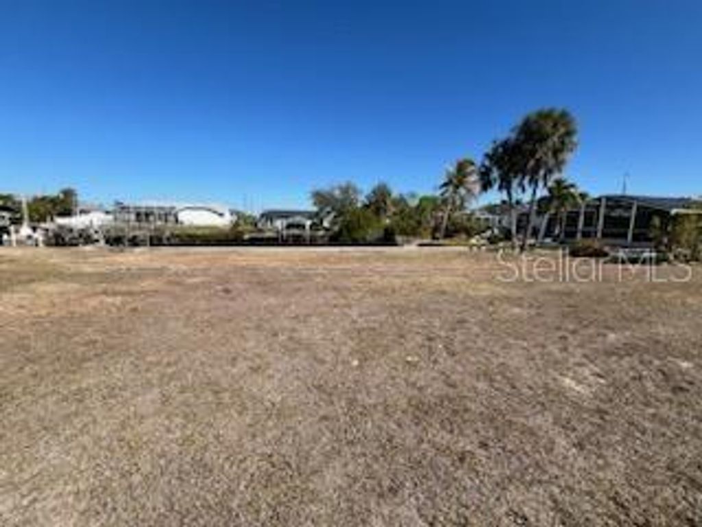 Image 6 of property listing at 19262 PINE BLUFF COURT, Port Charlotte, FL 33948