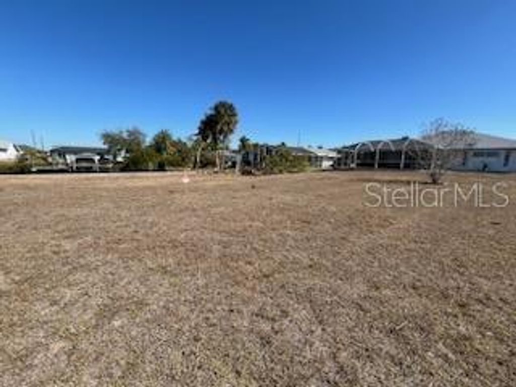 Image 8 of property listing at 19262 PINE BLUFF COURT, Port Charlotte, FL 33948