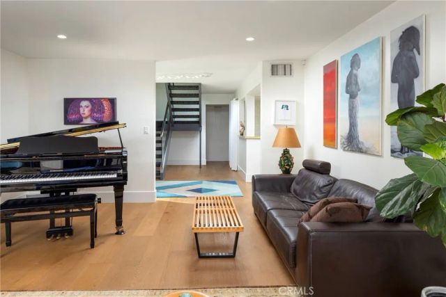 3242 Falkland, Huntington Beach, CA 92649