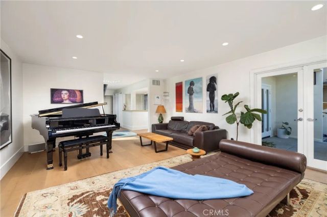3242 Falkland, Huntington Beach, CA 92649