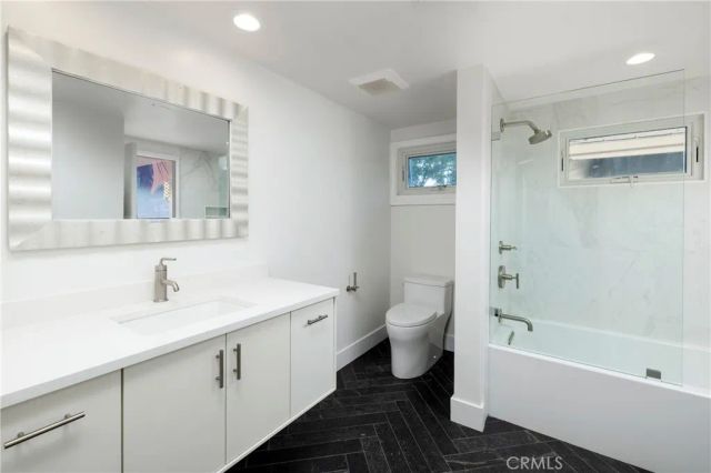 3242 Falkland, Huntington Beach, CA 92649