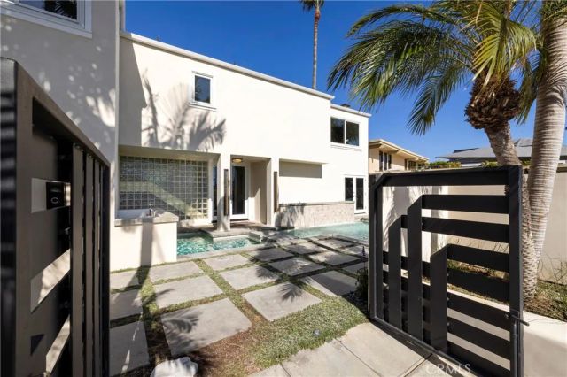 3242 Falkland, Huntington Beach, CA 92649