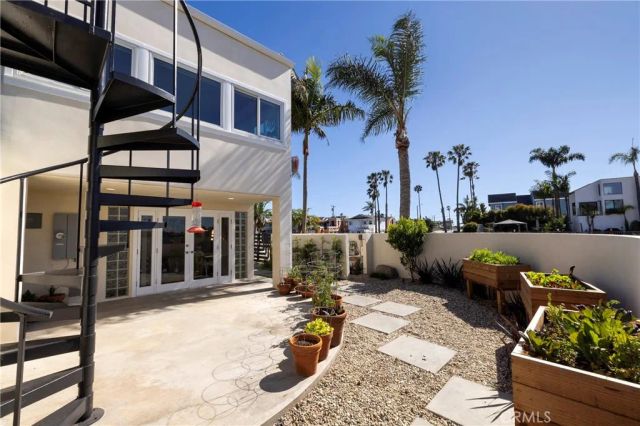 3242 Falkland, Huntington Beach, CA 92649