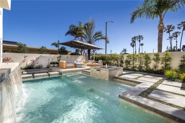 3242 Falkland, Huntington Beach, CA 92649