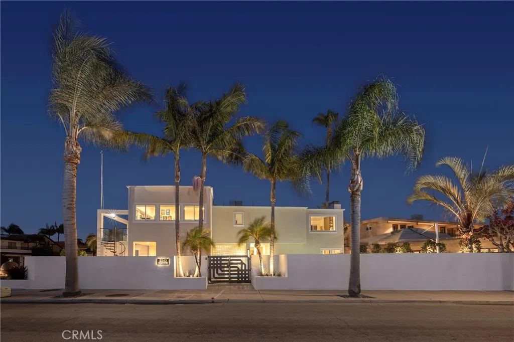 3242 Falkland, Huntington Beach, CA 92649