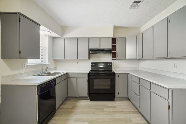 2537 Vickie Street, Mesquite, TX 75149