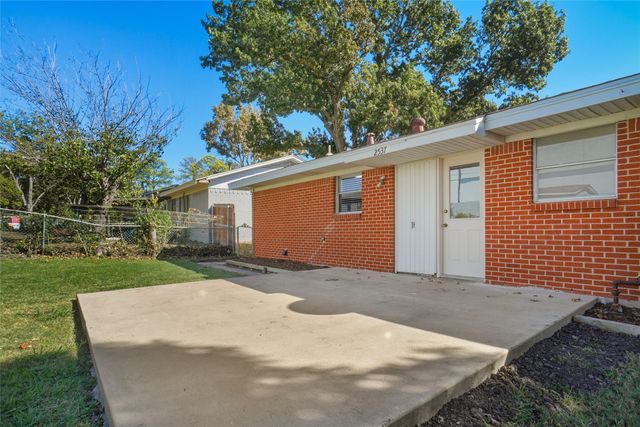 2537 Vickie Street, Mesquite, TX 75149