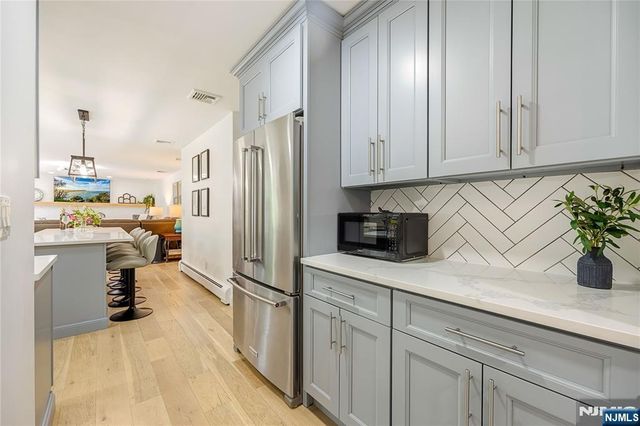 68 Burnwood Lane, Upper Saddle River, NJ 07458