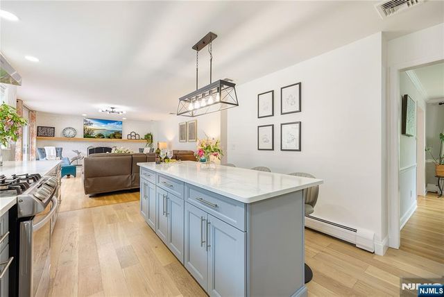 68 Burnwood Lane, Upper Saddle River, NJ 07458