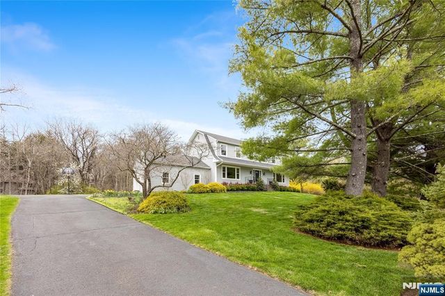 68 Burnwood Lane, Upper Saddle River, NJ 07458