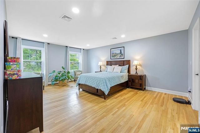 68 Burnwood Lane, Upper Saddle River, NJ 07458