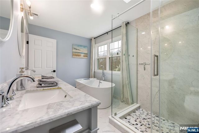 68 Burnwood Lane, Upper Saddle River, NJ 07458