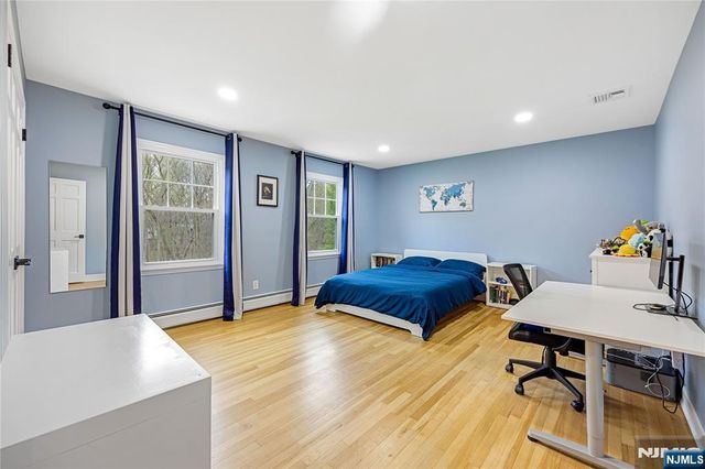 68 Burnwood Lane, Upper Saddle River, NJ 07458