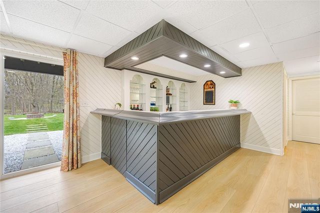 68 Burnwood Lane, Upper Saddle River, NJ 07458