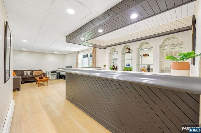 68 Burnwood Lane, Upper Saddle River, NJ 07458