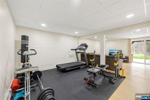 68 Burnwood Lane, Upper Saddle River, NJ 07458