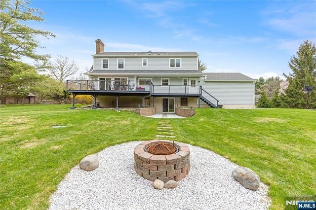 68 Burnwood Lane, Upper Saddle River, NJ 07458