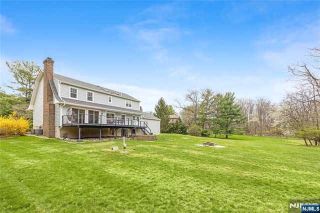 68 Burnwood Lane, Upper Saddle River, NJ 07458