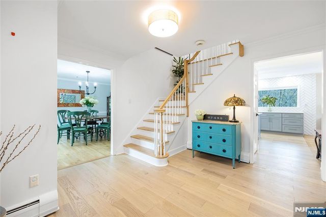 68 Burnwood Lane, Upper Saddle River, NJ 07458