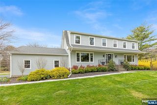 68 Burnwood Lane, Upper Saddle River, NJ 07458