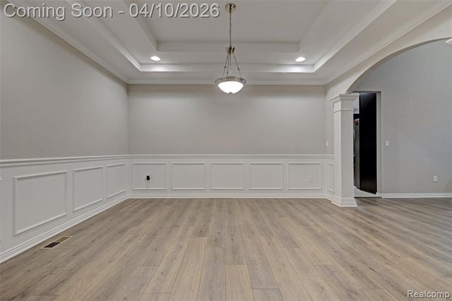 690 Willow Lake Court, Oxford, MI 48371