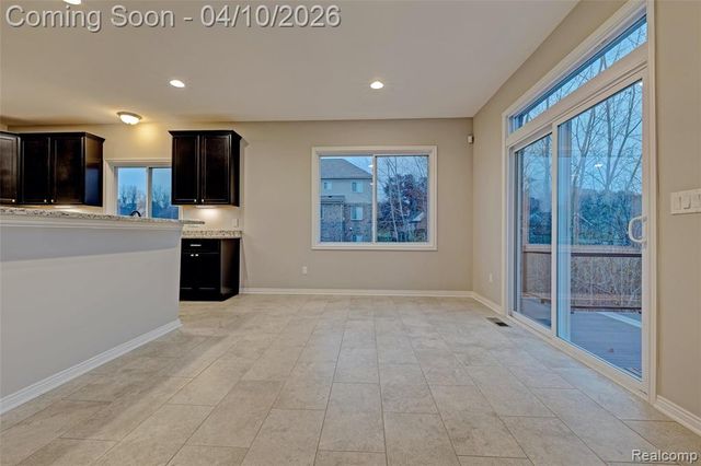 690 Willow Lake Court, Oxford, MI 48371