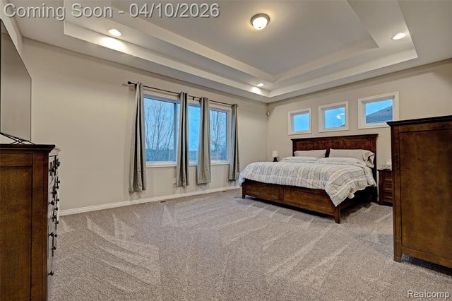 690 Willow Lake Court, Oxford, MI 48371