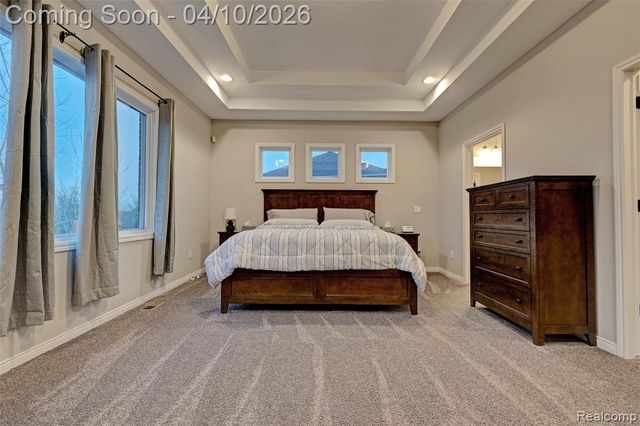 690 Willow Lake Court, Oxford, MI 48371