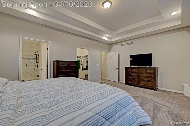 690 Willow Lake Court, Oxford, MI 48371