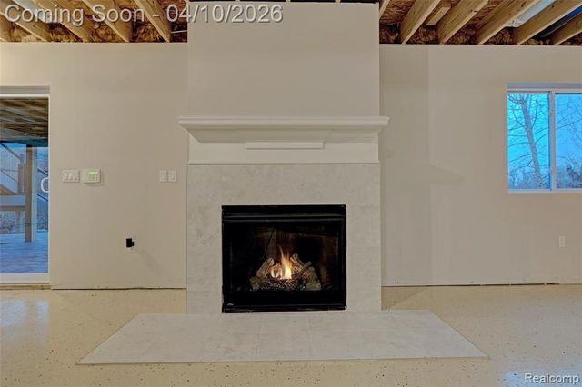 690 Willow Lake Court, Oxford, MI 48371