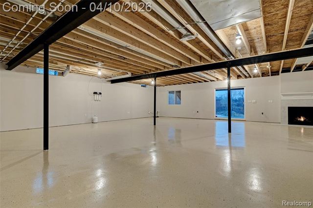 690 Willow Lake Court, Oxford, MI 48371