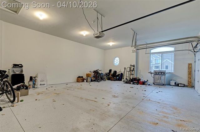 690 Willow Lake Court, Oxford, MI 48371