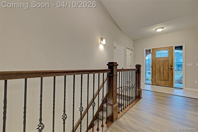 690 Willow Lake Court, Oxford, MI 48371