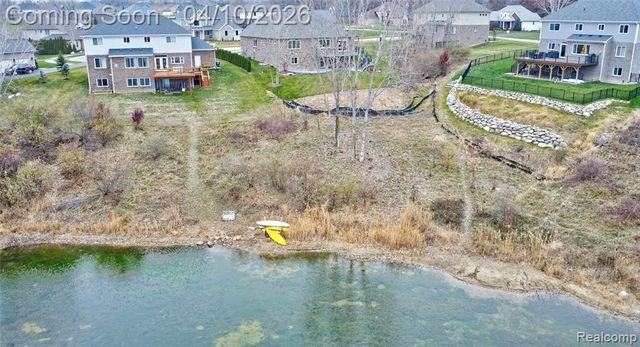 690 Willow Lake Court, Oxford, MI 48371