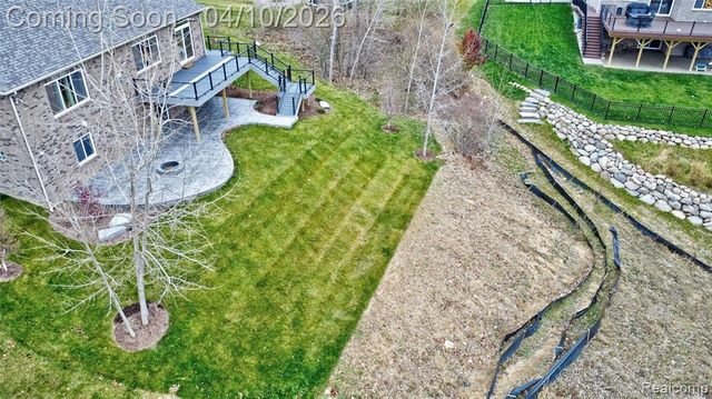 690 Willow Lake Court, Oxford, MI 48371