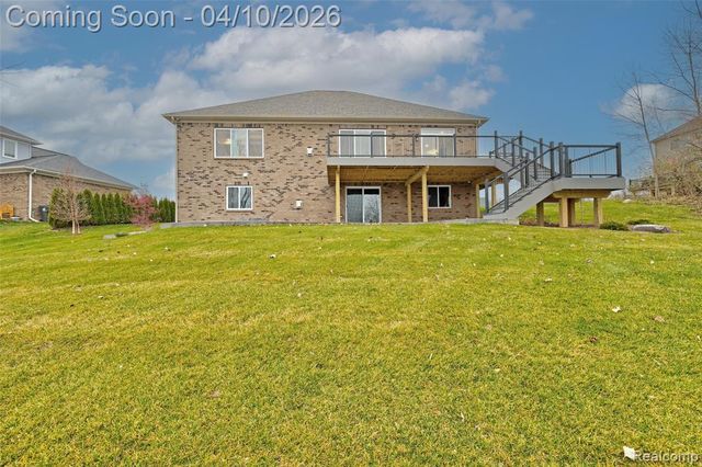 690 Willow Lake Court, Oxford, MI 48371