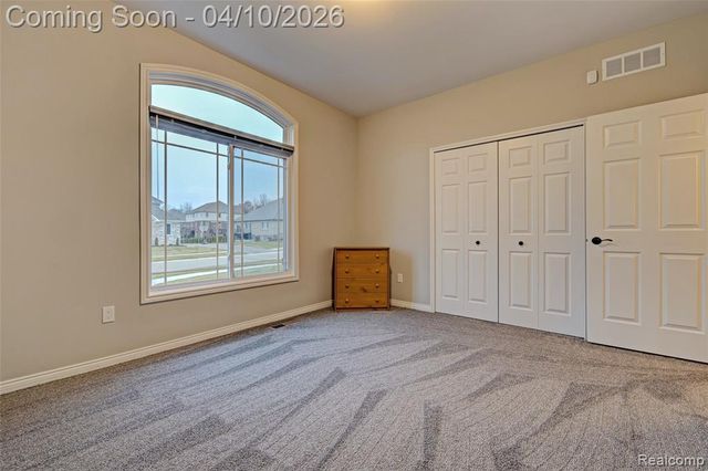 690 Willow Lake Court, Oxford, MI 48371