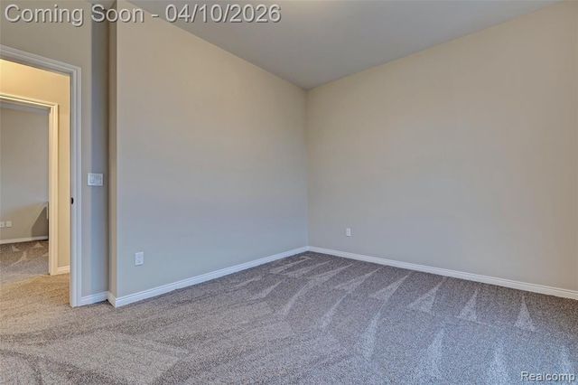 690 Willow Lake Court, Oxford, MI 48371