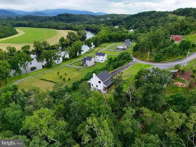 691 SUNSET VILLAGE RD, Front Royal, VA 22630