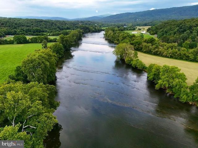 691 SUNSET VILLAGE RD, Front Royal, VA 22630