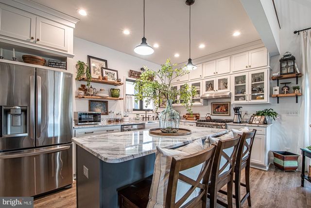 691 SUNSET VILLAGE RD, Front Royal, VA 22630