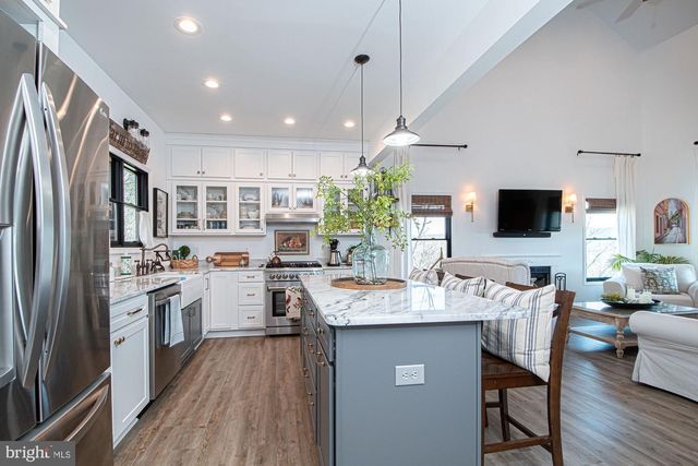 691 SUNSET VILLAGE RD, Front Royal, VA 22630
