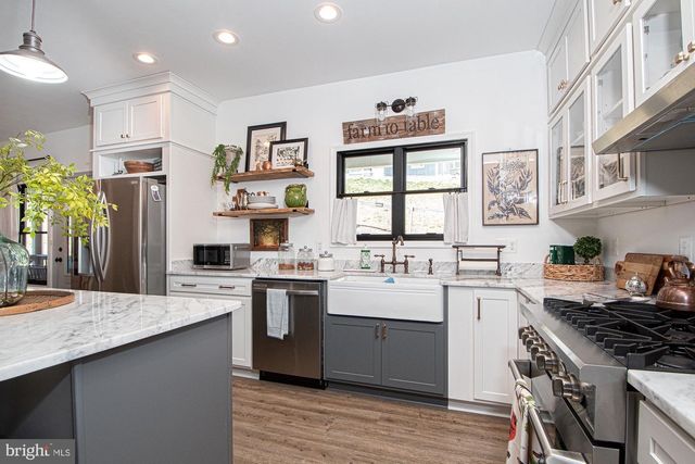 691 SUNSET VILLAGE RD, Front Royal, VA 22630