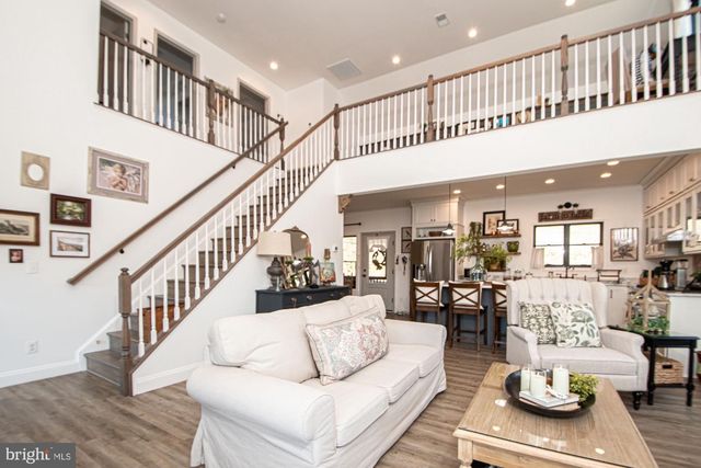 691 SUNSET VILLAGE RD, Front Royal, VA 22630
